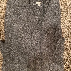 Gap grey v neck sweater